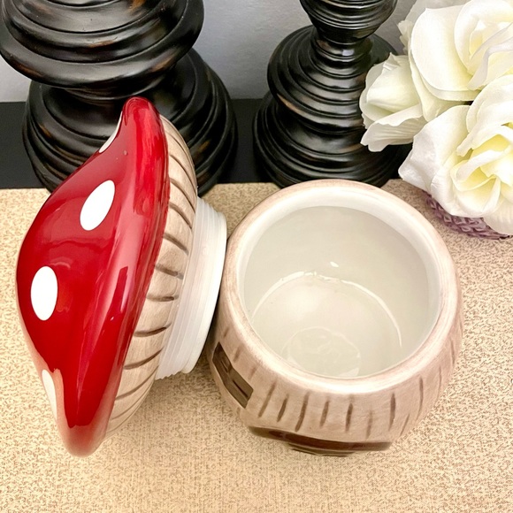 NWT Vintage Inspired Mushroom 🍄 Ceramic Canister Jar - Picture 5 of 8
